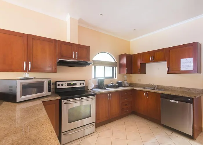 Sunrise 33- 3 Bedroom Poolside *