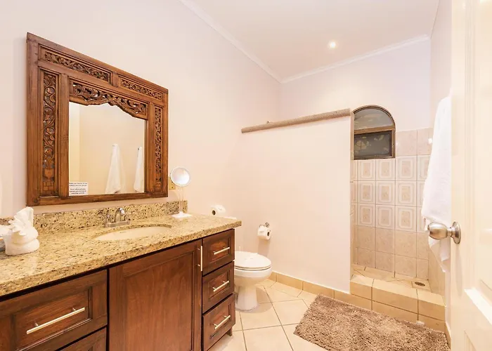 Sunrise 33- 3 Bedroom Poolside Apartment *